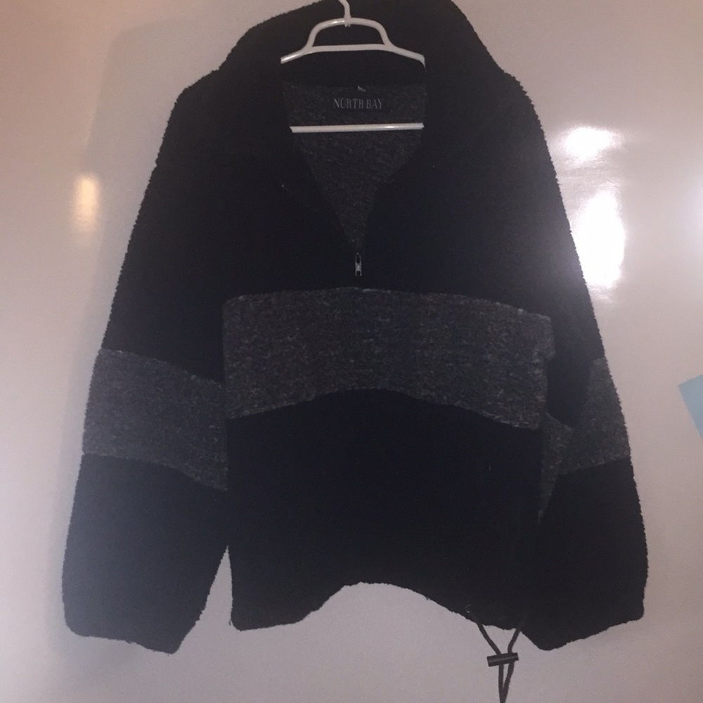 Unisex pullover sweater size large